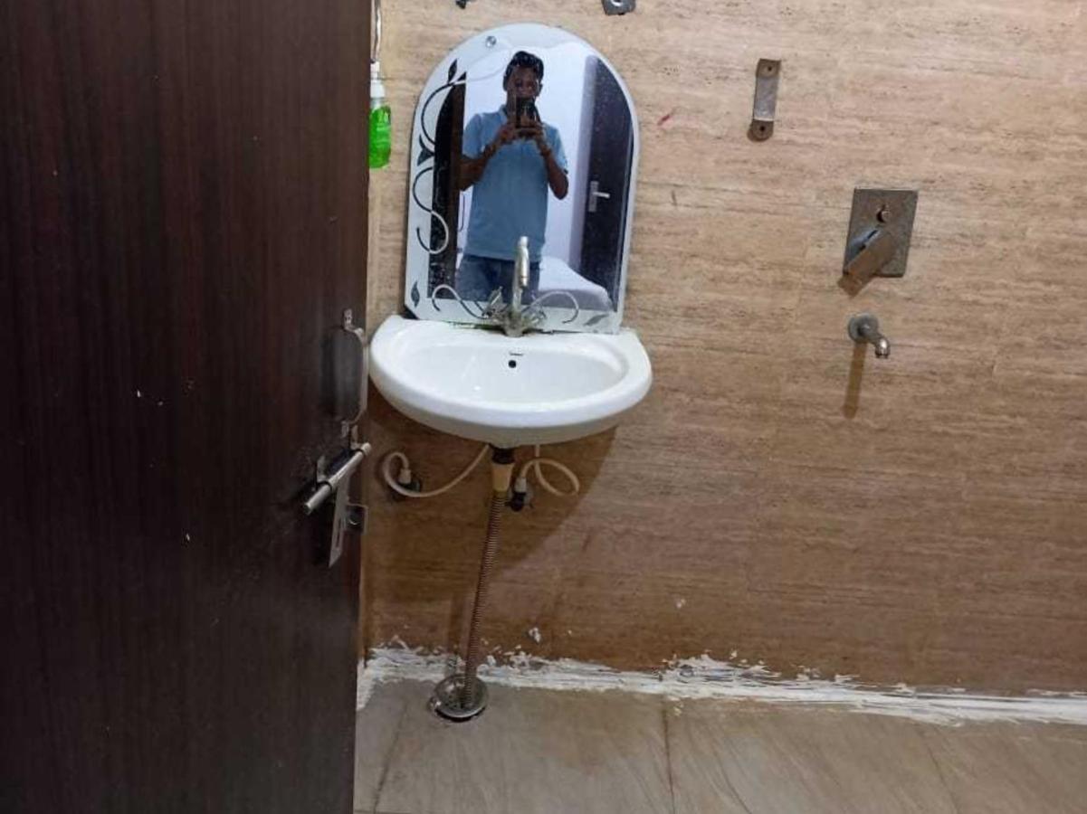 Hotel O Kl Khari Near Ashoka Park Mein Metro New Delhi Ngoại thất bức ảnh